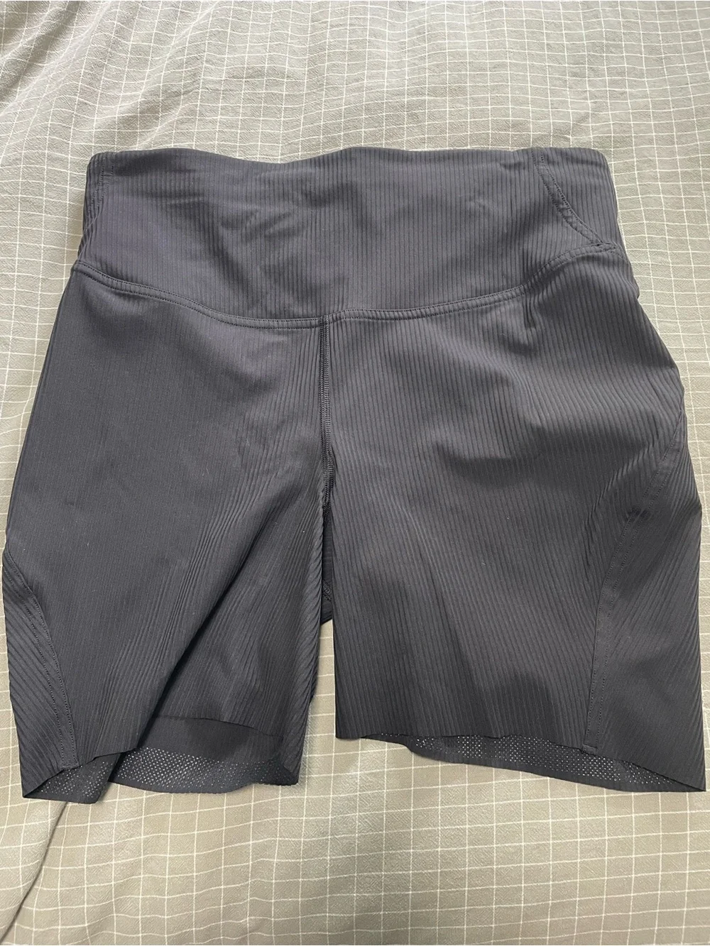 lululemon athletica Base Pace Ribbed High Rise Shorts 6” — Black - Picture 3 of 4